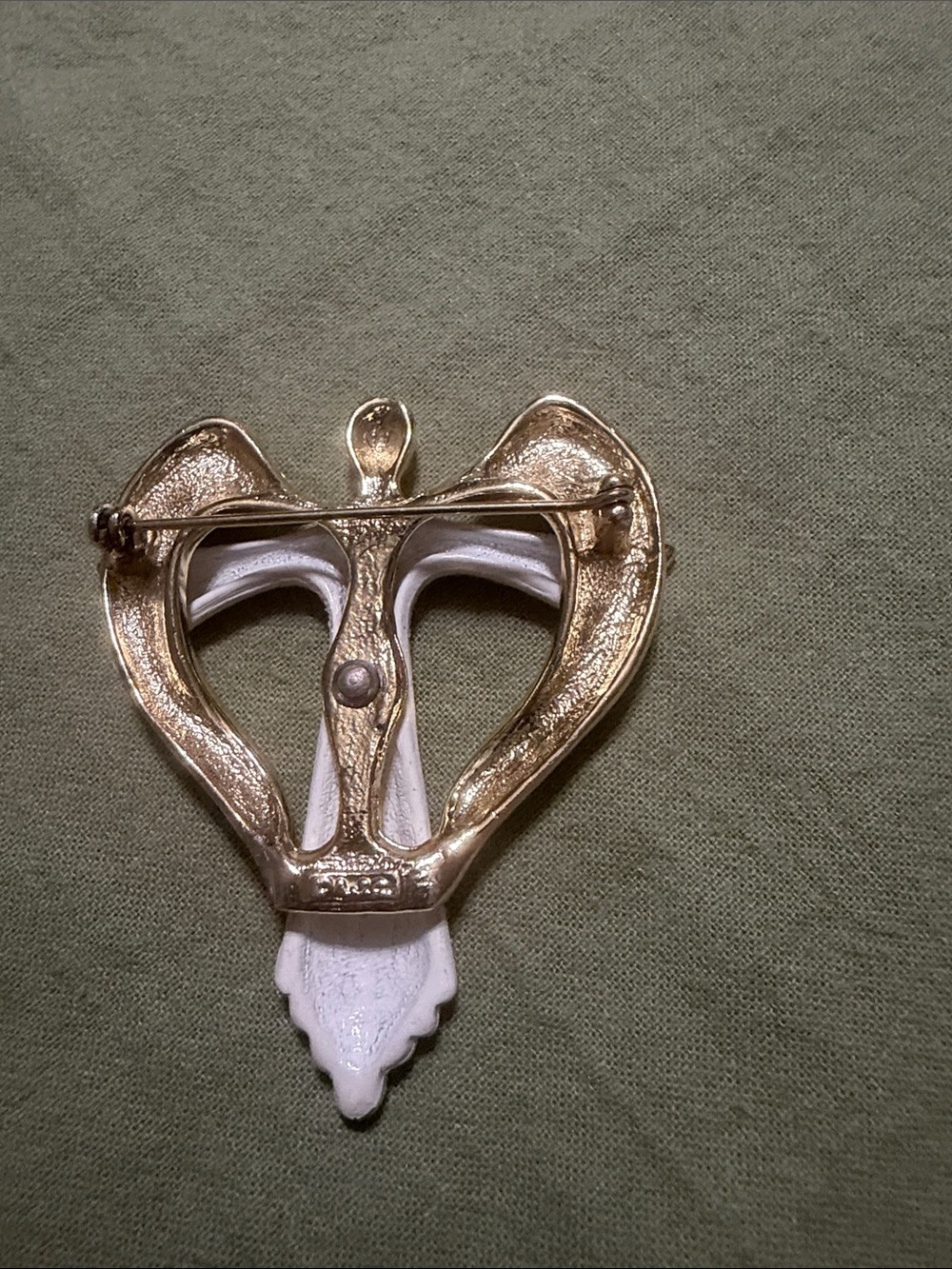 AJC Gold and White Angel Brooch/Pendant - Picture 2 of 3